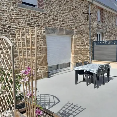 Terrasse ou espace extérieur de l'établissement La Grange aux Abeilles 1