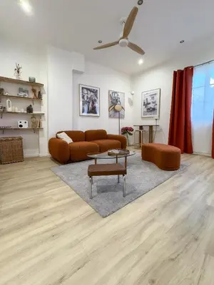Coin salon dans l'établissement Athéna