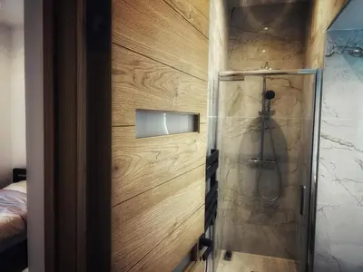 Salle de bains dans l'établissement Grande maison moderne 5 chambres