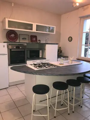 Cuisine ou kitchenette dans l'établissement La Farandole, coastal family home