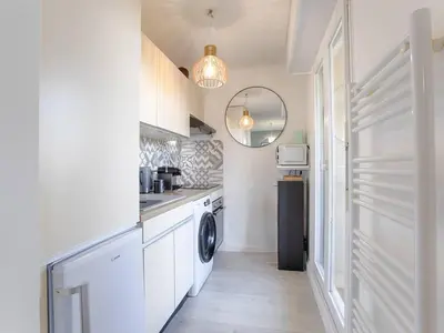 Cuisine ou kitchenette dans l'établissement Studio à Cabourg avec balcon et vue mer, 4 personnes - FR-1-788-46