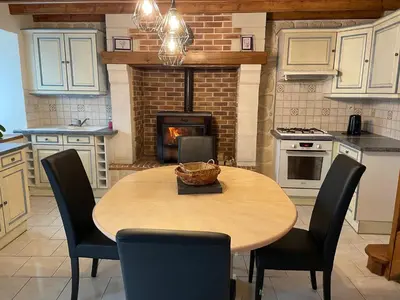 Cuisine ou kitchenette dans l'établissement Maison à Boutteville - Proche Ste Mère Eglise