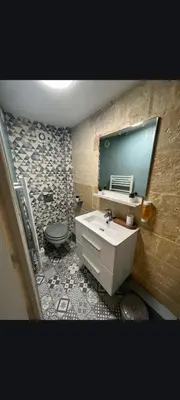 Salle de bains dans l'établissement Joli studio centre-ville Caen