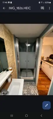 Salle de bains dans l'établissement Joli studio centre-ville Caen