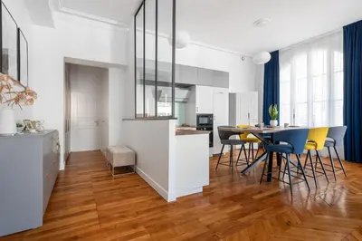 Cuisine ou kitchenette dans l'établissement Appartement d'exception en plein coeur de Caen