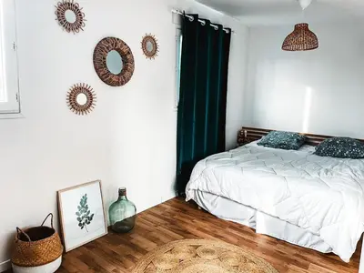 Un ou plusieurs lits dans un hébergement de l'établissement Charmant cottage bord de mer camping 4 etoiles