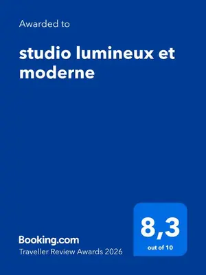 Plan de l'établissement studio lumineux et moderne