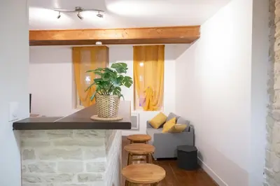 Coin salon dans l'établissement Plein cœur Historique de Caen - Quartier animé - au pied des boutiques, bars et restaurants