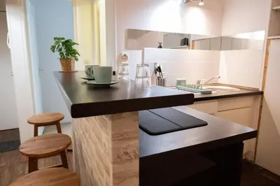 Cuisine ou kitchenette dans l'établissement Plein cœur Historique de Caen - Quartier animé - au pied des boutiques, bars et restaurants