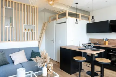 Cuisine ou kitchenette dans l'établissement Petit appartement pour 2 à 3 personnes