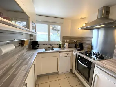 Cuisine ou kitchenette dans l'établissement Holiday Home in Kairon near the Beach