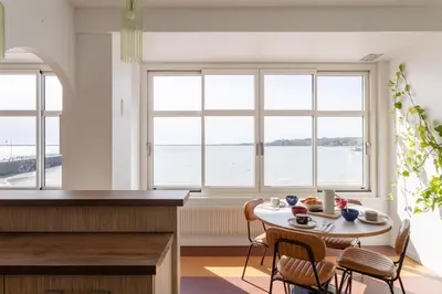 Plan de l'établissement L'Amirauté - Vue imprenable sur la mer
