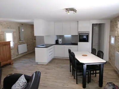 Cuisine ou kitchenette dans l'établissement Charming House Between Land & Sea
