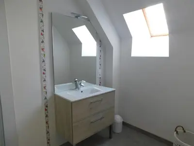 Salle de bains dans l'établissement Charmant Gîte dans la Baie du Mont Saint-Michel