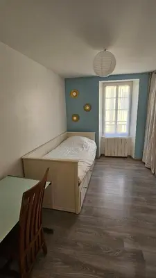 Un ou plusieurs lits dans un hébergement de l'établissement Maison de bourg proche de la mer