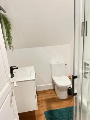 Salle de bains dans l'établissement La cabane moderne, parking gratuit au centre de Falaise - SAS Larès