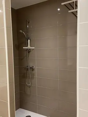 Salle de bains dans l'établissement Magnifique appartement à 100 m de la plage