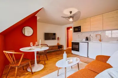 Cuisine ou kitchenette dans l'établissement Logement Cozy décoré avec gout