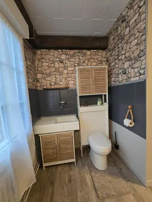 Salle de bains dans l'établissement Mont Saint Michel Charmante chambre bien être