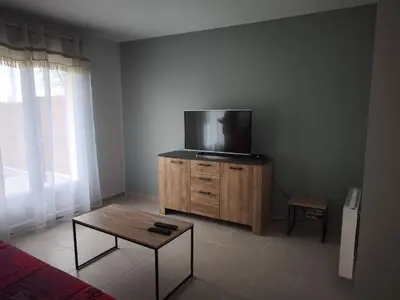 Télévision ou salle de divertissement dans l'établissement Le St Germin'ay