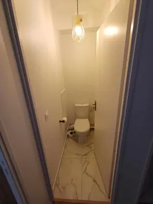 Salle de bains dans l'établissement Le Cocon des Bluetwins