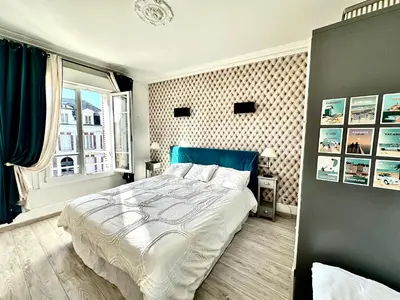 Un ou plusieurs lits dans un hébergement de l'établissement joli T2 situé dans le coeur de Cabourg