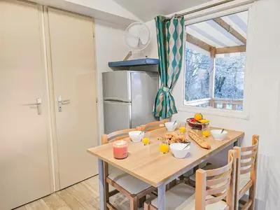 Cuisine ou kitchenette dans l'établissement Loc Jade