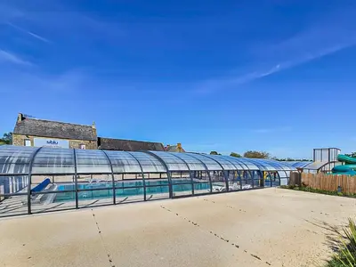 Piscine de l'établissement Loc Jade ou située à proximité