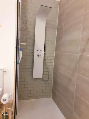 Salle de bains dans l'établissement Le chambre du Clos Giot