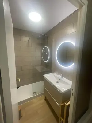 Salle de bains dans l'établissement Appartement face au port