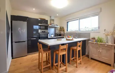 Cuisine ou kitchenette dans l'établissement 3 Bedroom Nice Home In Amfreville