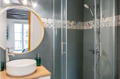 Salle de bains dans l'établissement Charming studio - Rue Froide