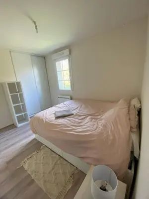 Un ou plusieurs lits dans un hébergement de l'établissement Maison 100m2 avec jardin aux portes de Caen