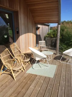 Balcon ou terrasse dans l'établissement Chambre familiale Jersey dans une maison, au calme sur le GR223