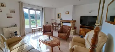 Télévision ou salle de divertissement dans l'établissement Le relais de Noron