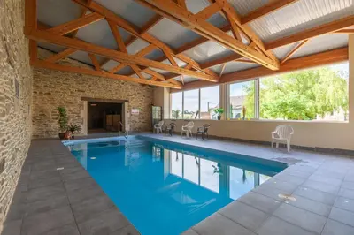 Piscine de l'établissement Le Pavillon de Chasse ou située à proximité