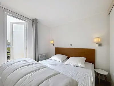 Un ou plusieurs lits dans un hébergement de l'établissement Mobil-home moderne 3 chambres, terrasse, animaux admis - FR-1-361A-97