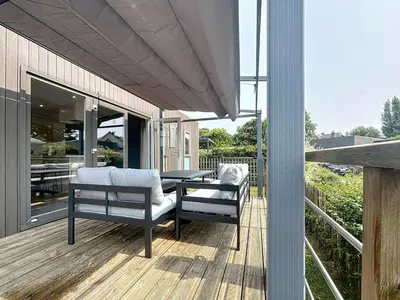 Balcon ou terrasse dans l'établissement Mobil-home moderne 3 chambres, terrasse, animaux admis - FR-1-361A-97