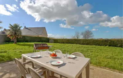 Jardin de l'établissement 4 Bedroom Awesome Home In Courtils