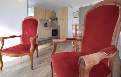 Cuisine ou kitchenette dans l'établissement Pet Friendly Apartment