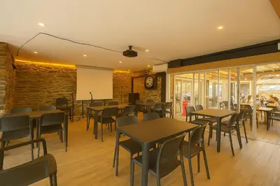 Restaurant ou autre lieu de restauration dans l'établissement Home Sweet Home Domaine du Litteau