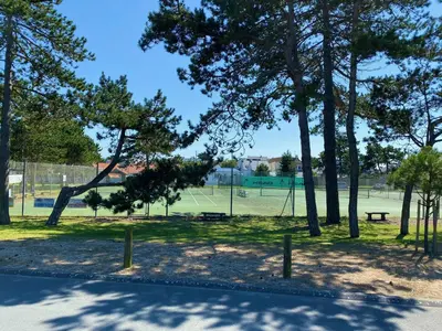 Tennis ou squash au sein de la maison de vacances ou à proximité
