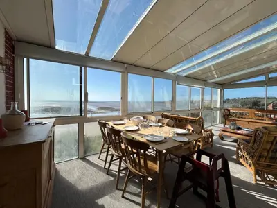 Vue générale sur la mer ou vue sur la mer prise depuis la villa