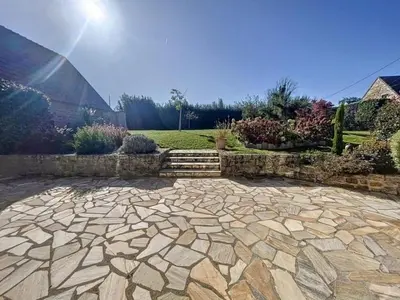 Jardin de l'établissement Bienvenue au Gîte Cassa