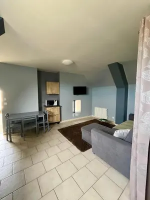 Cuisine ou kitchenette dans l'établissement L'Agapanthe, avec accès piscine et jacuzzi