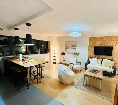 Cuisine ou kitchenette dans l'établissement F3 Central, Bright and Quiet in Caen