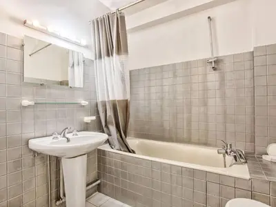 Plan de l'établissement Appartement en duplex avec piscine chauffée, idéal pour 6 personnes - FR-1-788-61