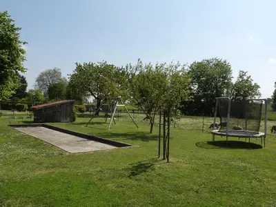 Aire de jeux pour enfants de l'établissement Le Rayon de Soleil