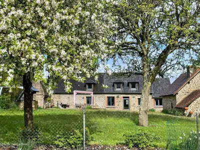 Jardin de l'établissement Maison de charme avec jardin et WIFI inclus - FR-1-497-238
