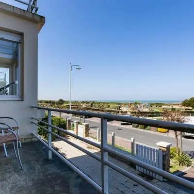 Superb beach-front family house